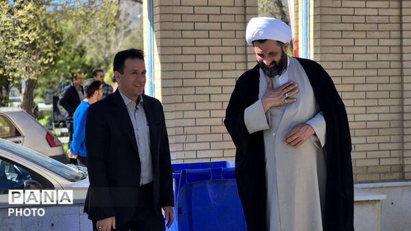 از سطوح عالی حکومتی تا مسئولان شهرستانی؛ همگی در سوگ سردار شهید گرد آمدند