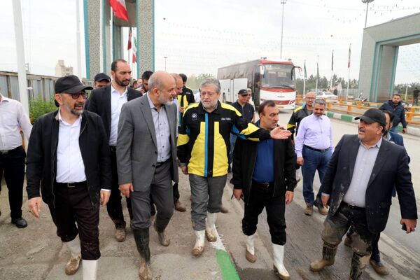 بازدید وزیر کشور از روند بازگشایی و خدمت‌رسانی در مناطق سیل‌زده مشهد