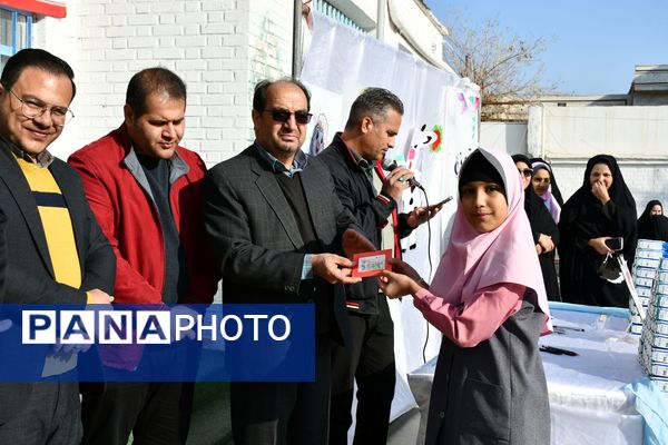 جشن شیر در مدرسه ابتدایی زینب قهرمانی مه‌ولات