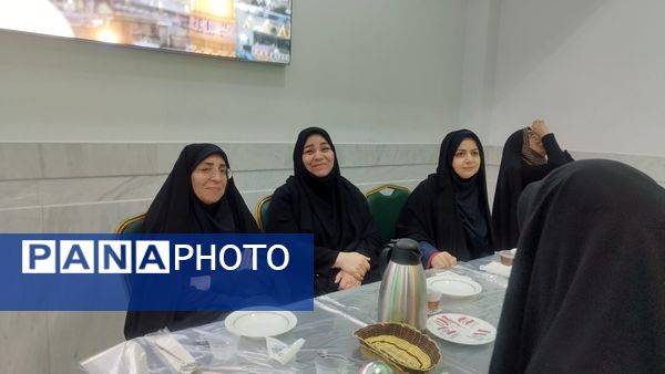 اردوی معنوی دانش آموزان دبیرستان شاهد تکتم در حرم مطهر رضوی