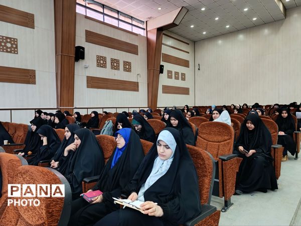 رقابت پرشور دانش‌آموزان در چهل‌وچهارمین دوره مسابقات قرآن، عترت و نماز 