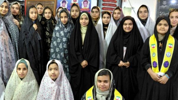 شور اعتکاف دختران و پسران بردسکن در یک صف معنوی