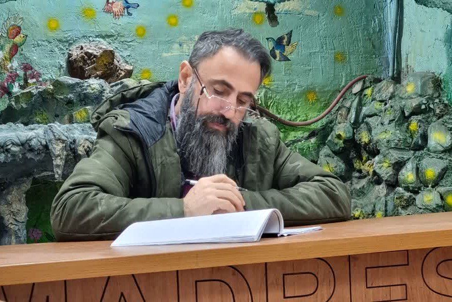 تقویت و افزایش عزت و اعتماد به نفس عامل موفقیت دانش‌آموزان است