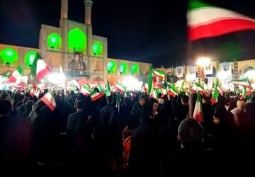 یزد؛ قلبِ تپنده‌ی وطن، در دفاع از آرمان‌ها