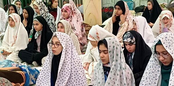 اعتکاف، پرواز دل‌های دختران دانش‌آموز کوهپایه