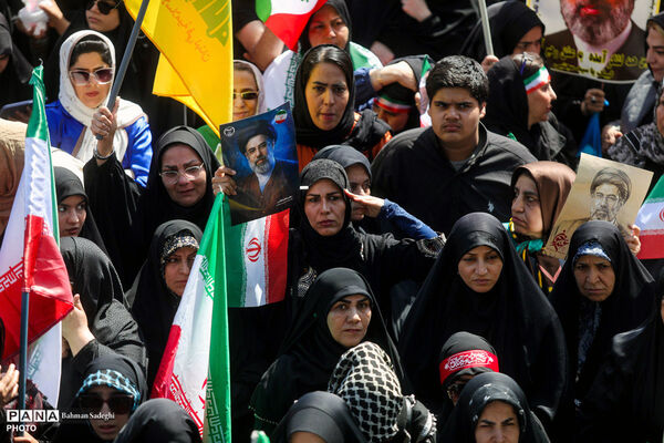 رزمایش دختران «جان‌فدای ایران»