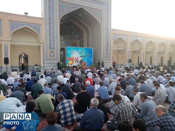 قرائت دعای عرفه در زیارتگاه شهید آیت الله مدرس