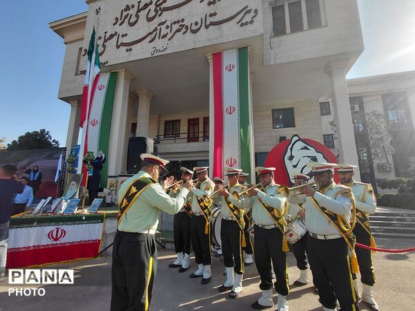 نواختن زنگ مهر در دبیرستان آرمیتا مصلی نژاد