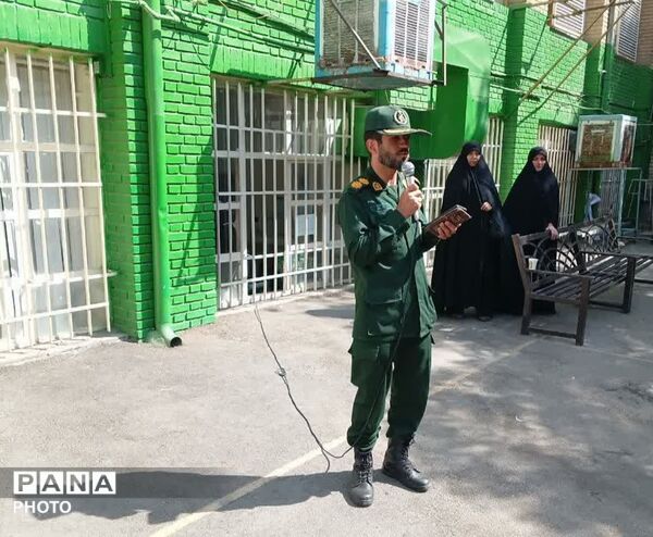 گرامیداشت هفته دفاع مقدس در مدارس منطقه ۱۲