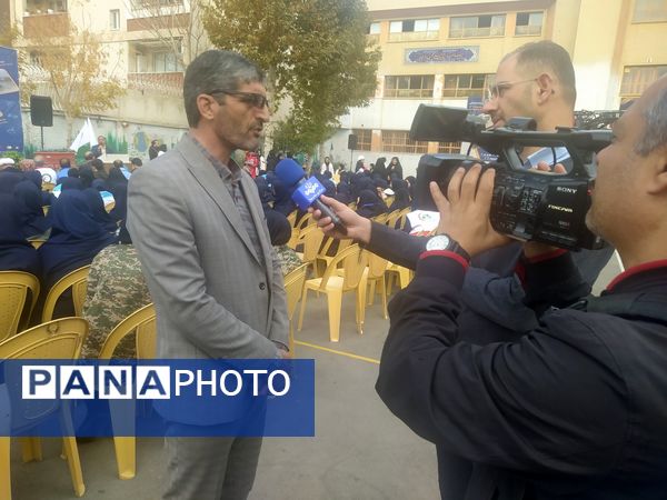 نواخته شدن بیست و ششمین زنگ نمادین استانی مانور زلزله در مدرسه شاهد ظهور آموزش و پرورش ناحیه یک