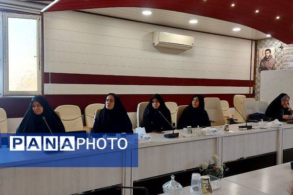 برگزاری آیین معارفه سرپرست معاونت پژوهش، برنامه‌ریزی و توسعه منابع انسانی اداره آموزش و پرورش کهریزک