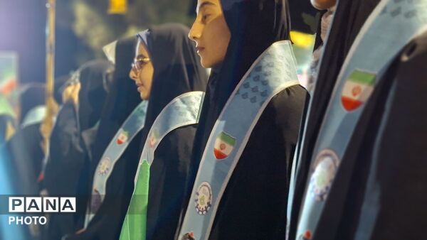 نقش‌آفرینی دانش‌آموزان آموزشگاه نمونه «دکتر توسلی» در میعادگاه بیعت با رهبری