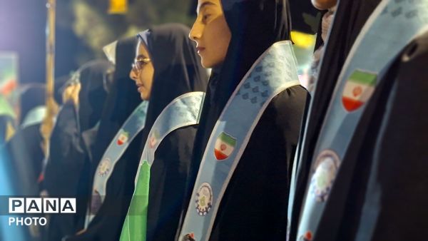 نقش‌آفرینی دانش‌آموزان آموزشگاه نمونه «دکتر توسلی» در میعادگاه بیعت با رهبری