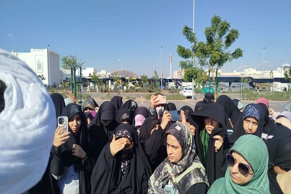 از پشت میز نیمکت تا زیر آسمان مدینه