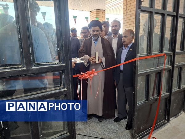 روشن شدن چراغ مدرسه قلم ۱۲ زاغه در ارتباط زنده با رئیس‌جمهور