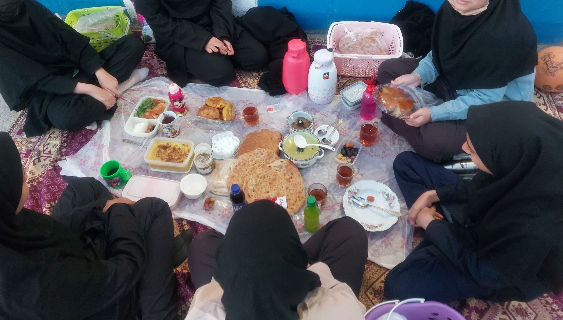ضیافت افطار در مدرسه «نماز و نیایش» شهرستان باخرز