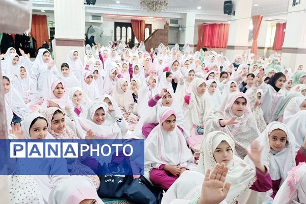 آیین جشن تکلیف دانش‌آموزان دختر شهرستان پردیس در فضایی معنوی و باشکوه