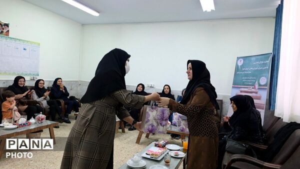 دبیرستان فاطمه‌الزهرا میزبان آیین خاطره‌سازان
