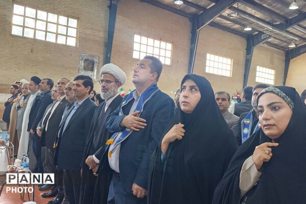 تقسیم مهربانی با شور عاطفه‌ها در مدارس خراسان شمالی