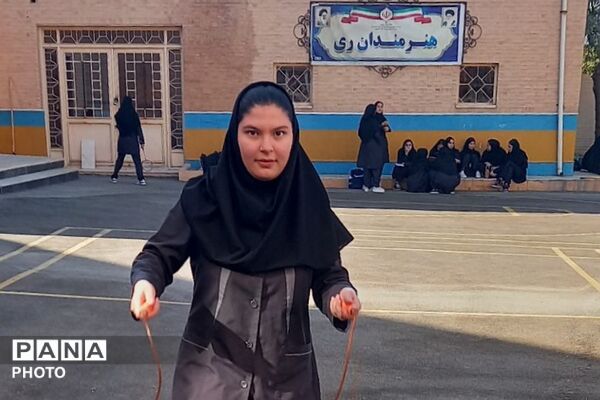 جشنواره ورزشی در هنرستان تخصصی هنرمندان ری