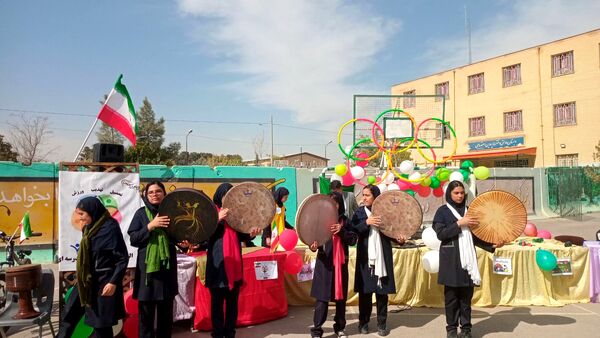 المپیاد ورزشی درون مدرسه‌ای در دبیرستان عطیه