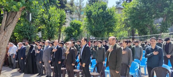 زمین چمن فرصتی برای سلامت دانش‌آموزان