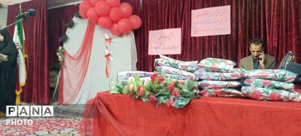 جشنی به پاس تجلیل از افتخار آفرینی دانش آموزان دبیرستان وکیلی۱۰