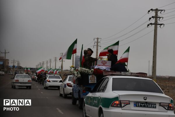 خروش جمعیت روستای مایان سفلی در تشییع پیکر مطهر شهید ابوالفضل خراج مایان