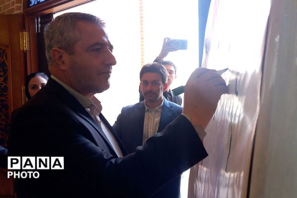 ردپایی از نقش و نگار در نمایشگاه دائمی شهرداری قرچک با آثار جشنواره دانش‌آموزی فرهنگی- هنری فردا