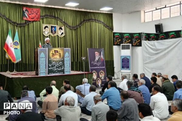 مصلای رودبار جنوب، با طنینِ تکبیر و حضورِ پرشورِ مؤمنان، غرق در نور شد