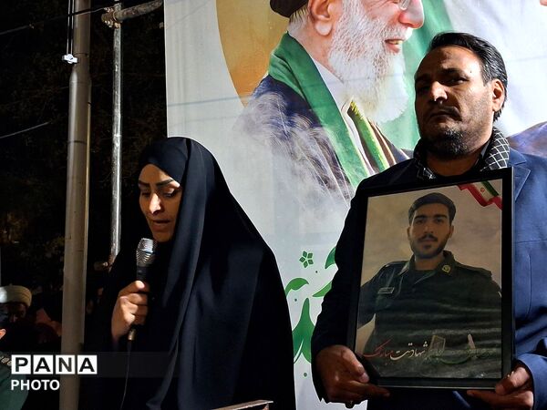 قرار شبانه؛ مردم کاشمر در کف خیابان شعار دادند