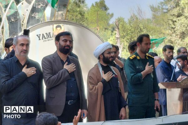 مراسم معنوی عاشورای حسینی بر مزار شهدای گمنام لردگان