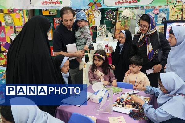برگزاری نمایشگاه «افق‌های روشن» در دبستان حکمت ناحیه دو شهرری 
