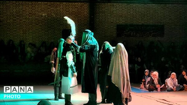 شب نخست نمایش آیینی «زخمی‌ترین یار زینب(س)» در کمالشهر کرج 