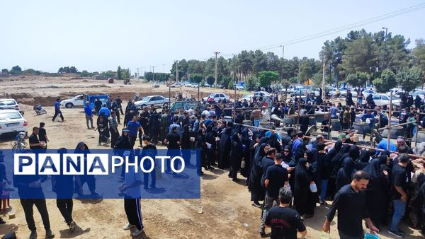 برگزاری مراسم شیرخوارگان حسینی در شهر بادرود 