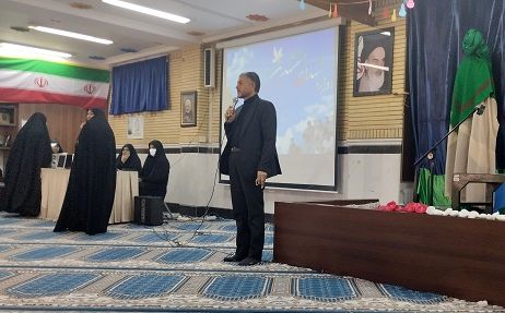 برگزاری یادواره شهدا در هنرستان صباری ناحیه یک قم

