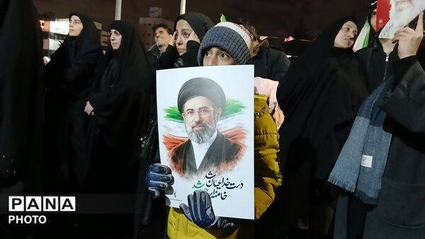 قدرت پنهان همبستگی: چگونه اتحاد مردم جهان را تغییر می‌دهد