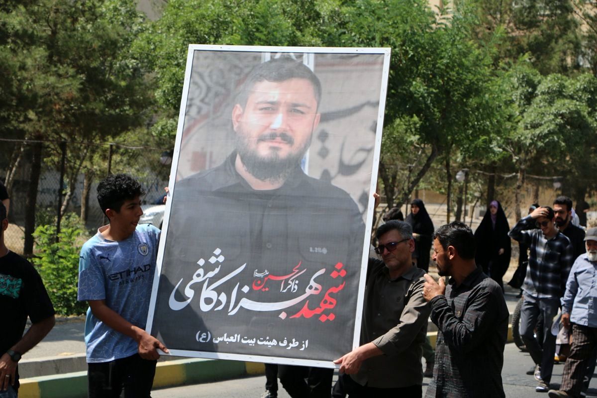 مردم ملارد در سوگ شهید بهزاد کاشفی،شهید مدافع وطن 