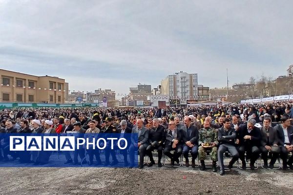 تولد چهل‌وهفت سالگی انقلاب‌اسلامی‌ایران در شهرستان اسلامشهر با مشارکت هزاران نفر از اقشار مختلف