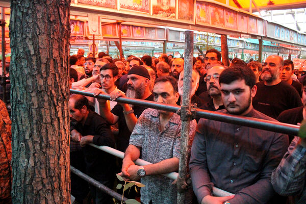 خاکسپاری نوجوان شهید «محمدحسین خاکی» در گلزار شهدای قم