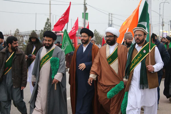 جلوه های حضور خادمان نوجوان در شادپیمایی مسجد جمکران