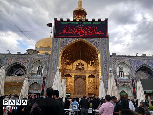آماده‌سازی حرم مطهر رضوی برای استقبال از آقای شهید ایران 