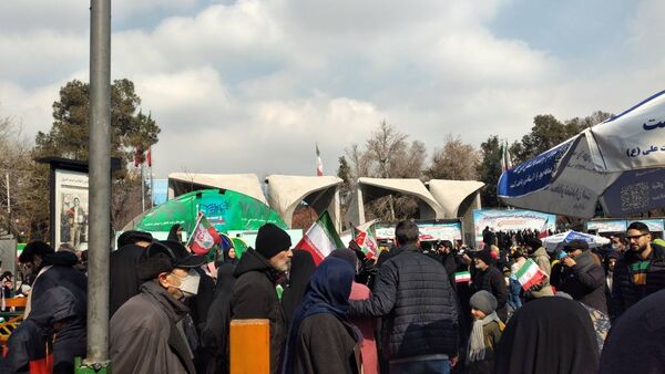 جشن پیروزی انقلاب در خیابان‌های تهران