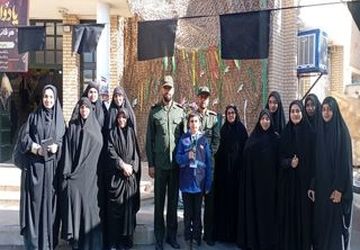 مزین شدن کلاس های درس دبیرستان محدثه ناحیه دو شیراز به نام شهدا