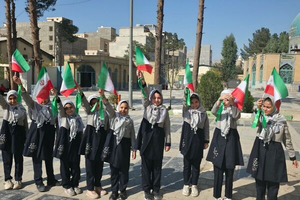 هفته بسیج و غبار روبی مزار شهدای  امامزاده عمادالدین (ع) در شهرستان رباط‌کریم