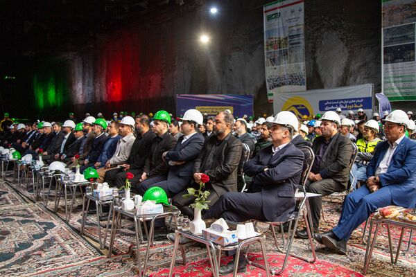 ورود دستگاه مکانیزه  TBM به ایستگاه مترو ابن سینا اصفهان