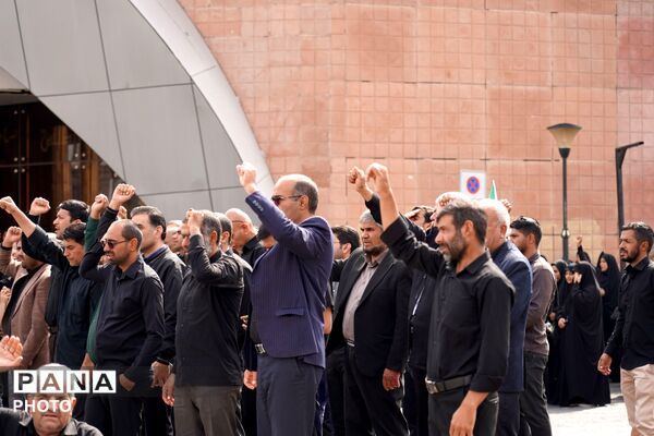 تجمع مردم غیور و ولایتمدار بم در سوگ شهادت رهبر انقلاب