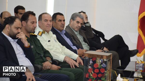 پرچم خدمت در بیمارستان شهدا لردگان به دست ریاست تازه سپرده شد