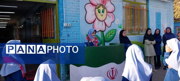 مراسم صبحگاهی در مدرسه دخترانه بنت الهدی صدر۲ 