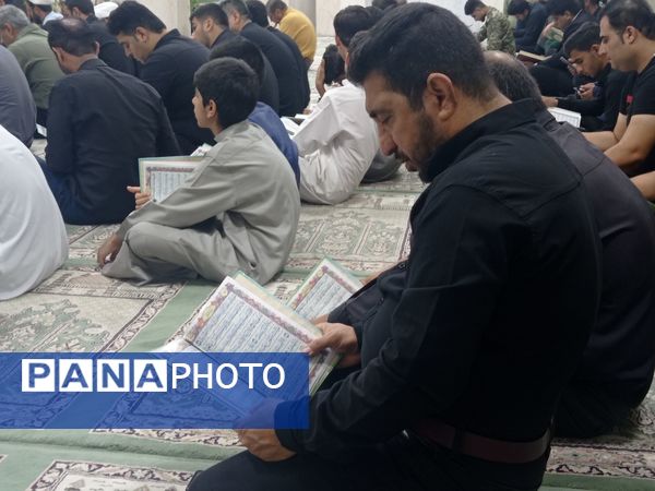 برگزاری محفل انس با قرآن‌کریم در بندرخمیر به نیابت از شهدای‌ خدمت